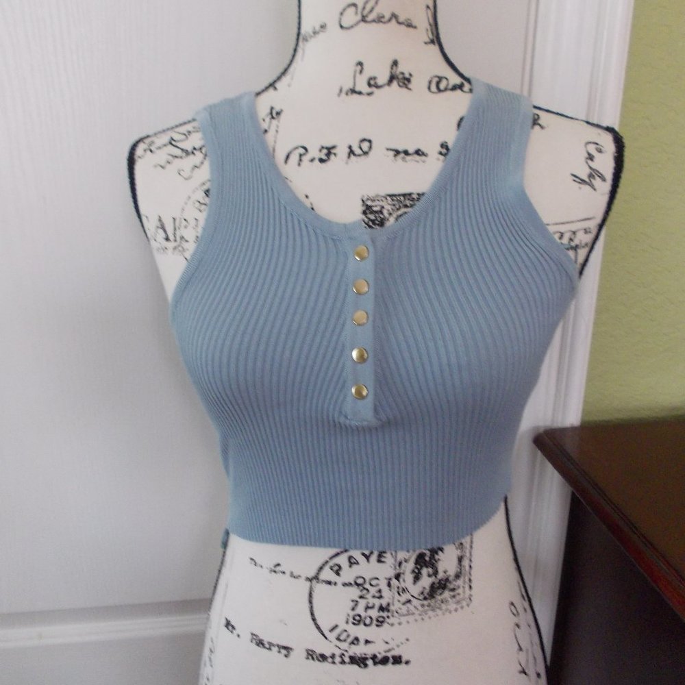 NWOT 2Bella Knit Crop Tank Top